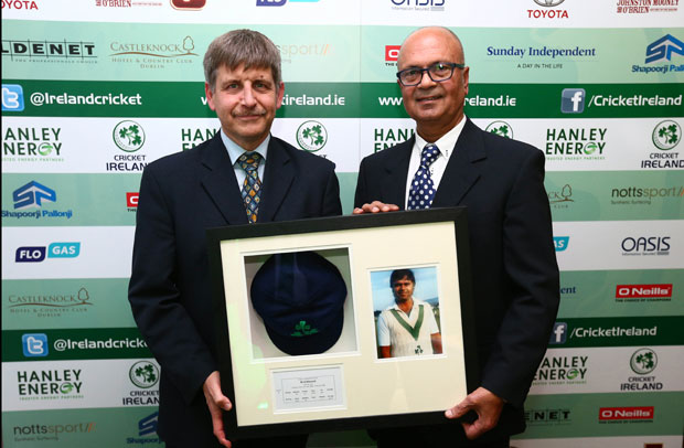 Ian Callender presents Alf Masood with the Cricket Writers Hall of Fame award