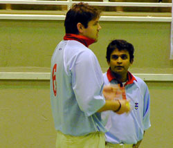 Luxembourg players consult (Photo: Barry Chambers)