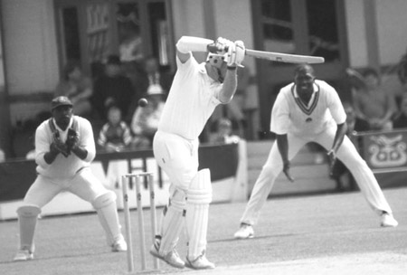 Desmond Curry of Ireland (©Clarence Hiles)