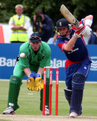 Bell off drives (©CricketEurope)