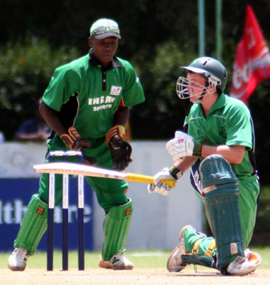 A sweep from William Porterfield (©CricketEurope)