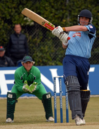 A pull to the boundary from North (©CricketEurope)