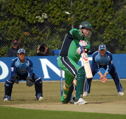 Jesse Ryder is bowled (©CricketEurope)