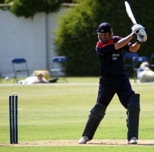 Ed Smith is bowled (©CricketEurope)