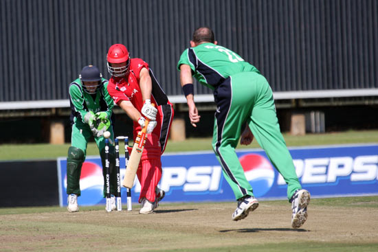Trent Johnston bowls Ian Billcliff (©CricketEurope)