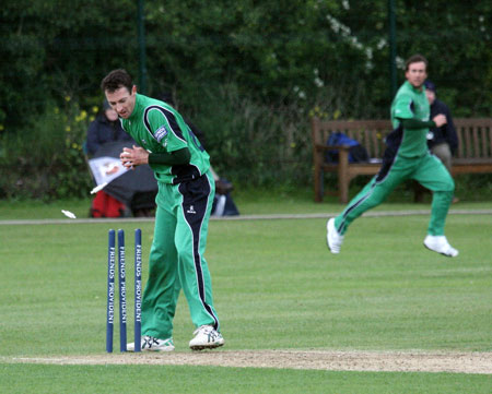 Run out for Alex Cusack (©Deryck Vincent)