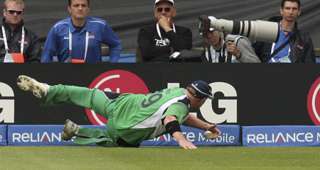 Attempted stop by Regan West (©Rob O'Connor)