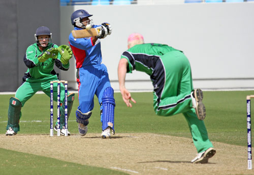 Mohammed Nabi hooks Kevin O'Brien (©CricketEurope)