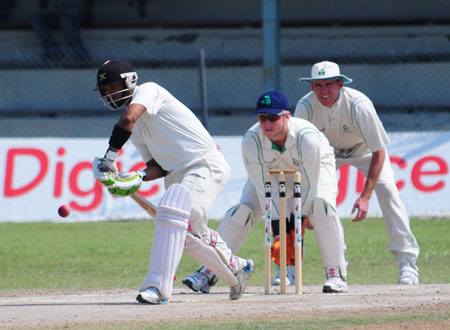 Carlton Baugh in defensive mode (©DigicelCricket.com)