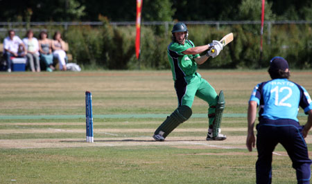 Cut away by Kevin O'Brien (©CricketEurope)