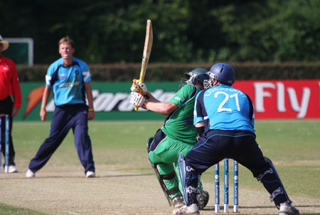Six hit from Kevin O'Brien (©CricketEurope)