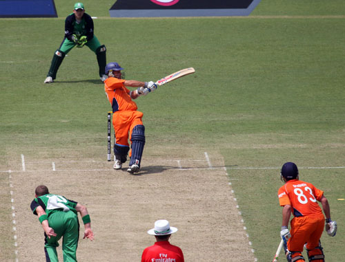 Smashed away by Atse Buurman (©CricketEurope)