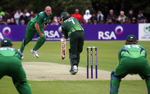 Past the edge of Taufiq (©CricketEurope)