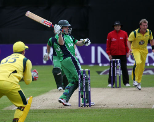 Hooked away by Niall O'Brien (©CricketEurope)