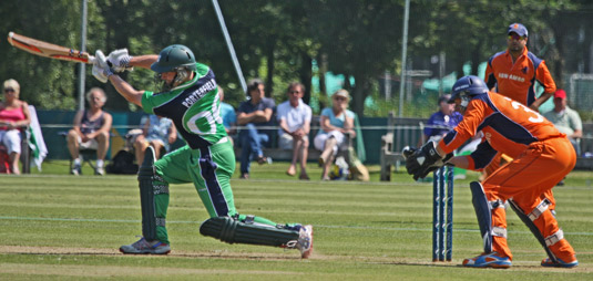 Porterfield goes over the top (©CricketEurope-Sander Tholen)