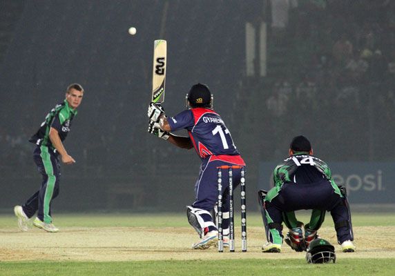 Andy McBrine tosses it up (©CricketEurope)