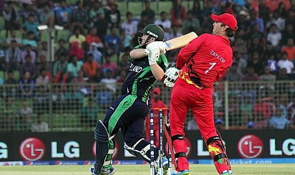 A huge hit brings up Paul Stirling's fifty (©CricketEurope)