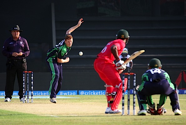 Kevin O'Brien bowling (©CricketEurope)