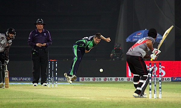 Tim Murtagh bowling (©CricketEurope)