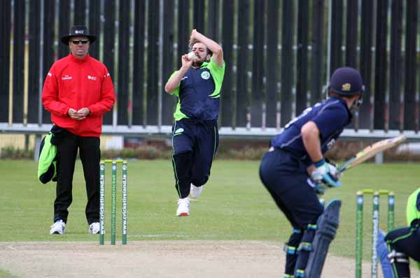 Tyrone Kane bowling (©CricketEurope)