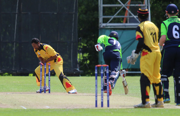 Stuart Thompson run out (©CricketEurope)