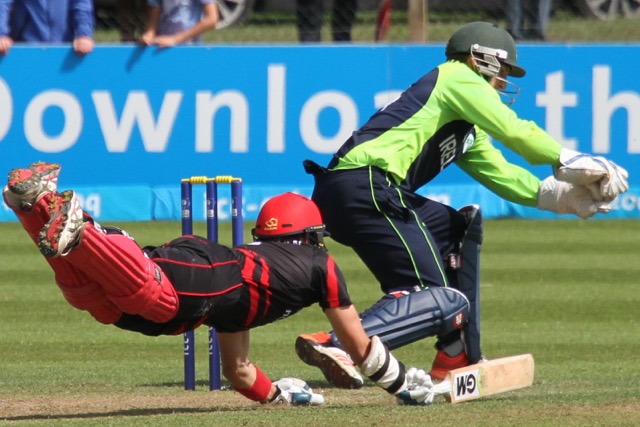 Diving to safety (©CricketEurope)
