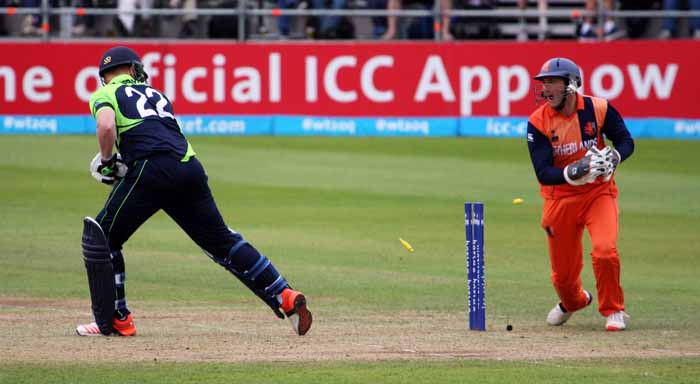 Appeal by Wesley Barresi (©CricketEurope)