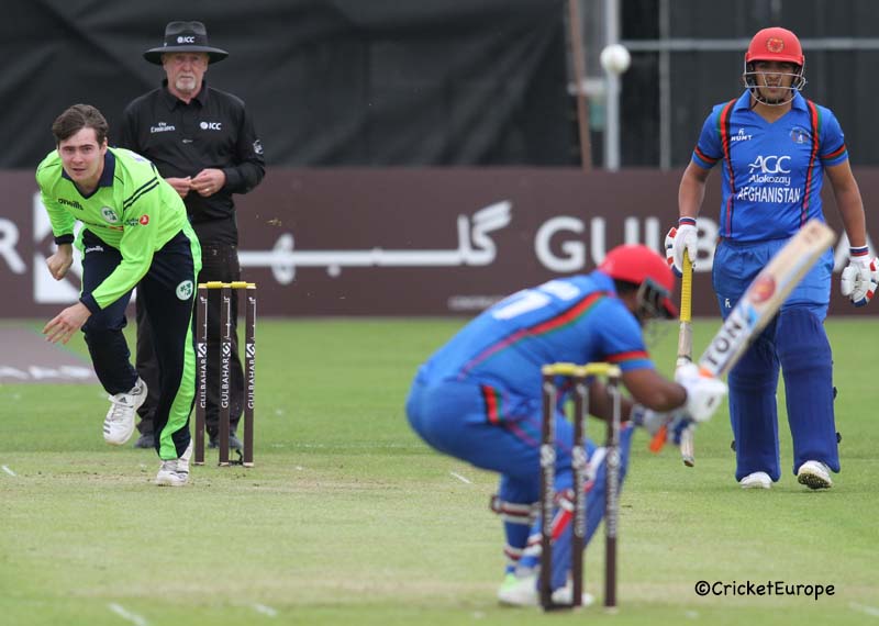 Josh Little first delivery! (©CricketEurope)