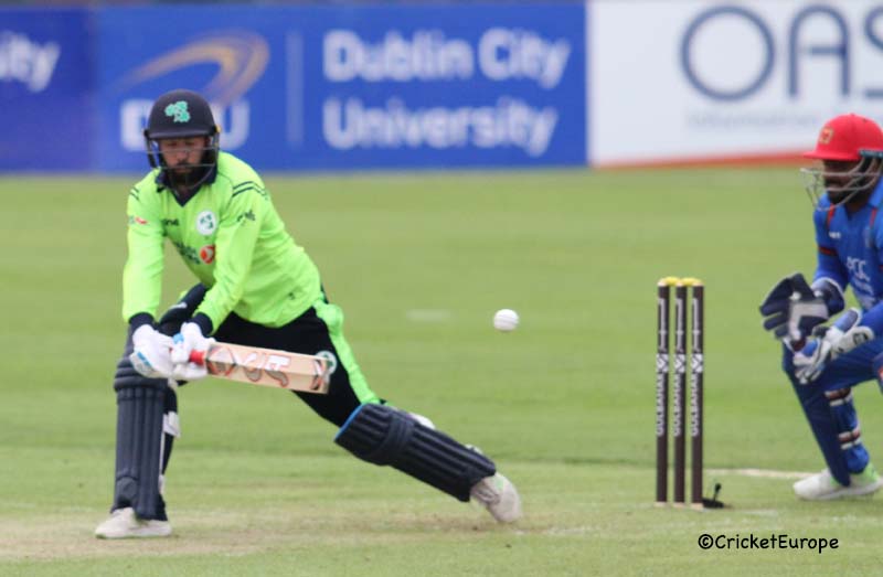 Stuart Thompson reverse for four (©CricketEurope)