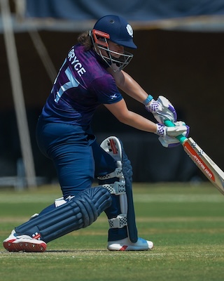 Kathryn Bryce batting