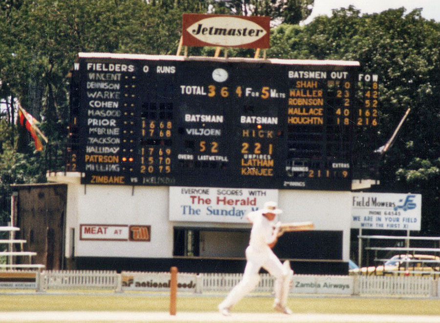 Graeme Hick batting (©CricketEurope)