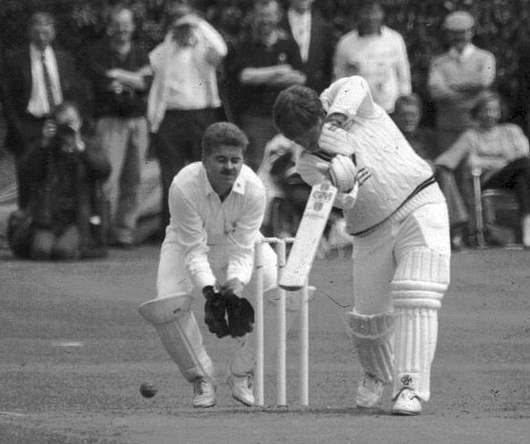 Mike Gatting batting for Middlesex - Keith Bailey is the keeper (©Clarence Hles)