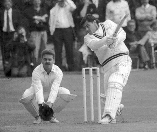 Mark Ramprakash batting for Middlesex (©Clarence Hles)