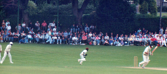 Stephen Warke takes a single (©Clarence Hiles)