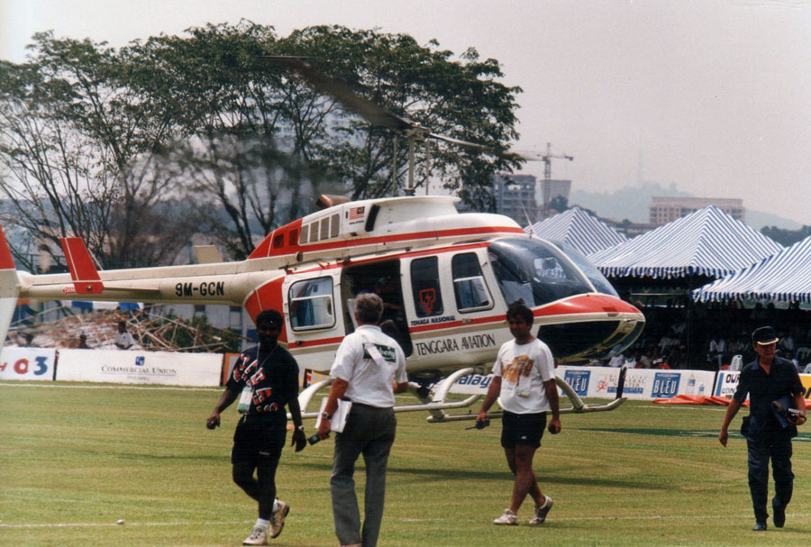 Desperate measures to dry the ground (©CricketEurope)