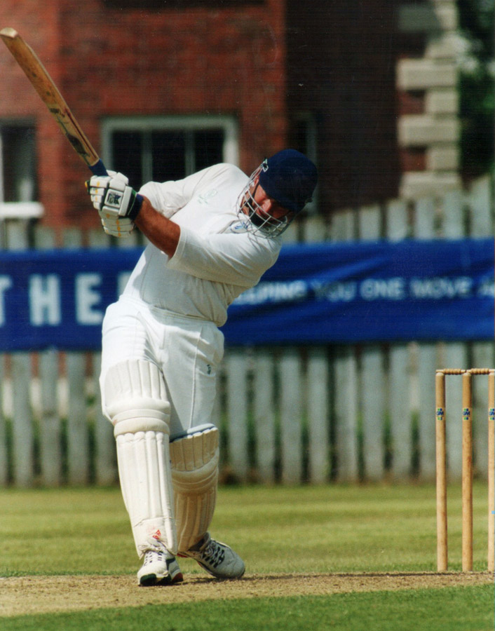 2001 Ireland XI v North West XI: Matt Dwyer (Ireland XI) (©Rowland White)