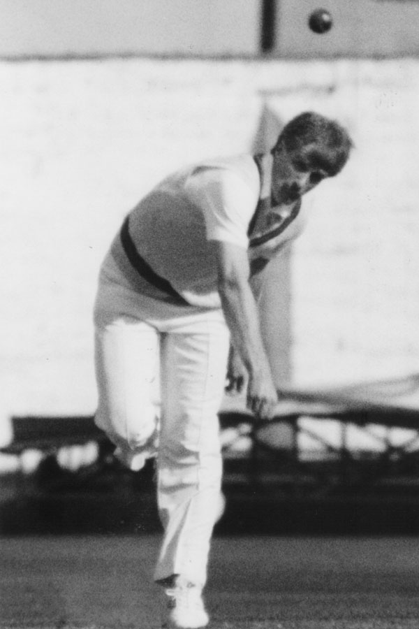 Alan Johnston bowling