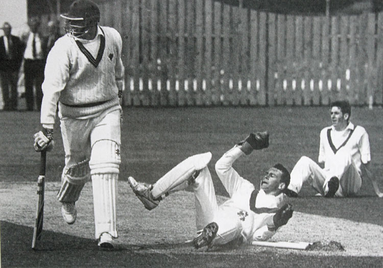 1995 Ireland v Somerset (B&H Cup): Stephen Ogilby behind the stumps (©Clarence Hiles)