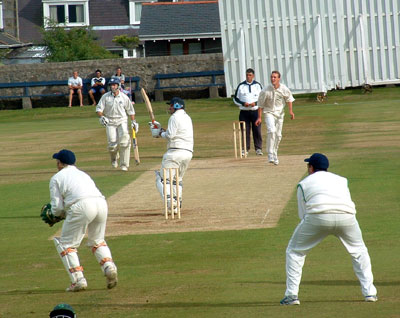 Ryan Watson boundary off Paul Mooney (©CricketEurope)
