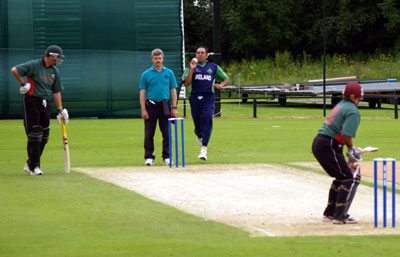 Naseer Shoukat bowling for Ireland (©CricketEurope)